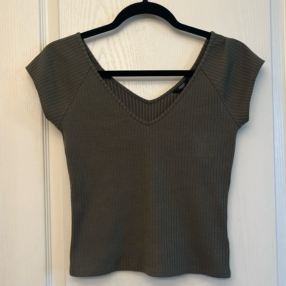 EUC Army green Guess tee shirt